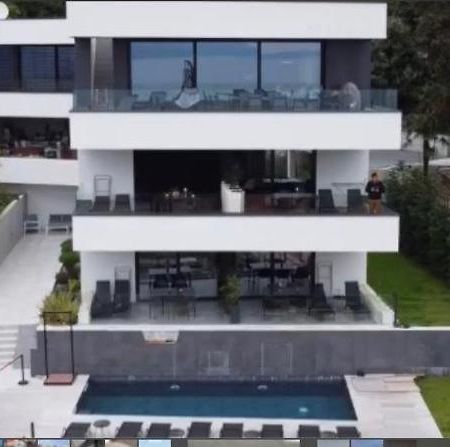 Aparthotel Villa V With Heated Pool 里耶卡 外观 照片