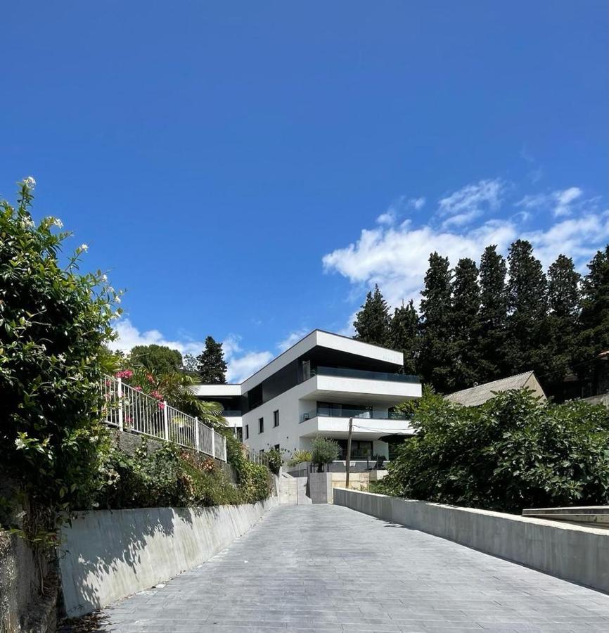 Aparthotel Villa V With Heated Pool 里耶卡 外观 照片